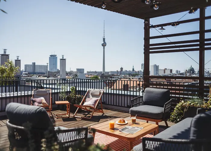 Family Hotel: The Circus Apartments