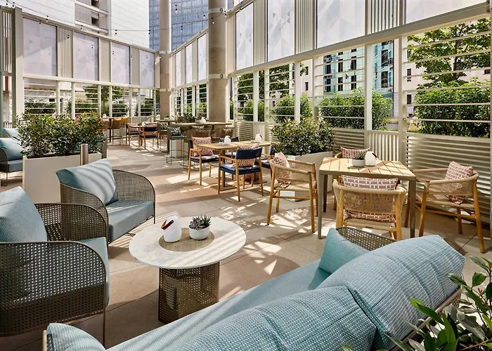 Courtyard By Marriott City Center